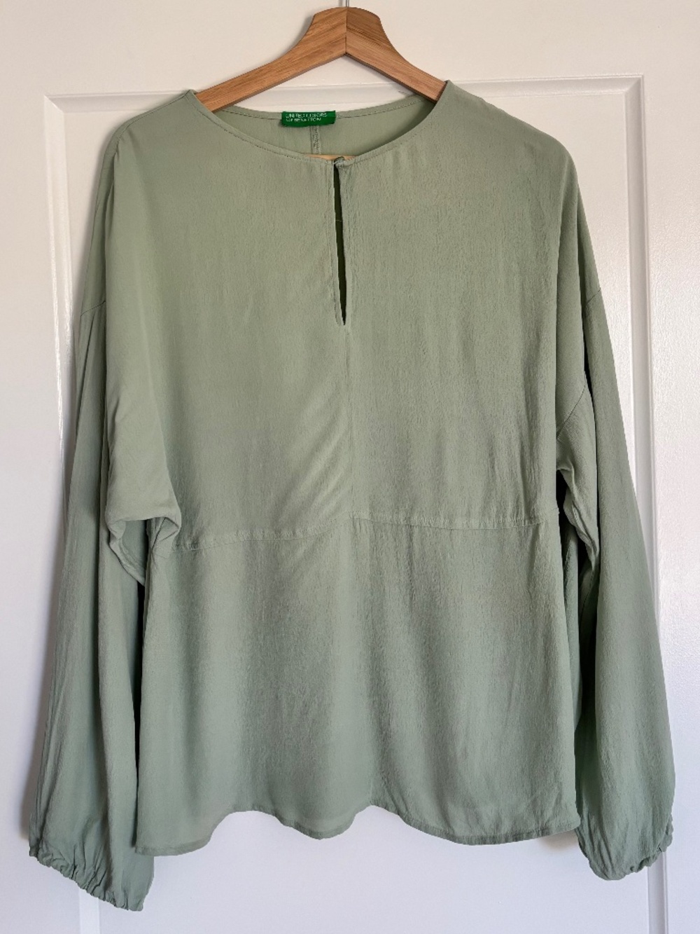United Colors of Benetton Mint Green Blouse Women’s Size Medium